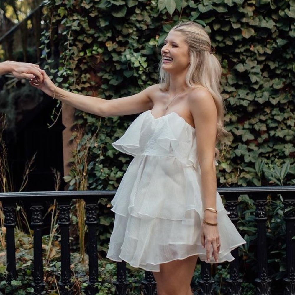 White dress (only worn for 30 min)